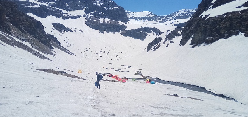 Day 5:Trek from Udaknal camp to Dhandaras thatch camp (8 km) (4/5 Hours) (11,700 feet) hours)